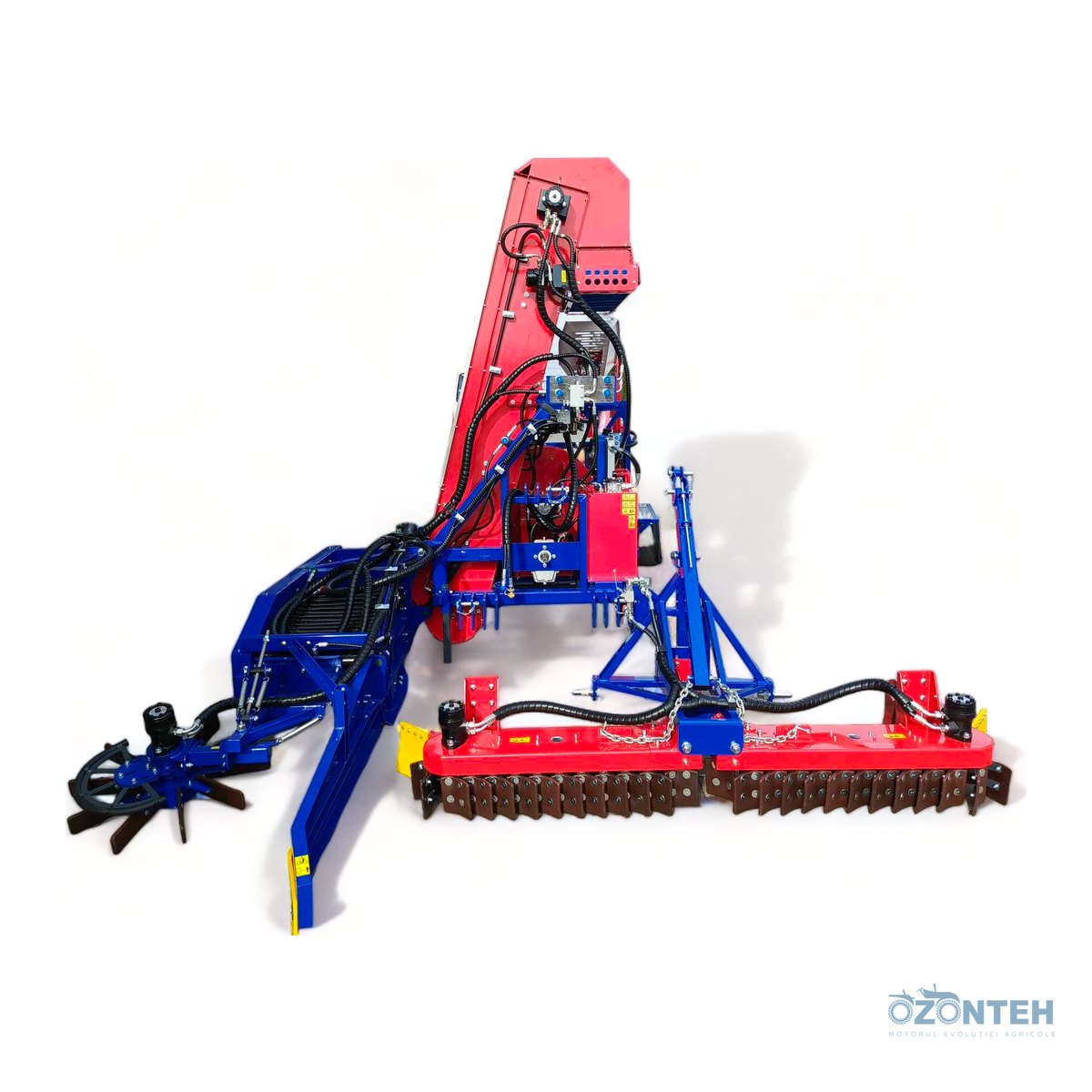 Grebla frontală a combinei Dom-Wid Spartan, montată pe ridicătorul din față al tractorului